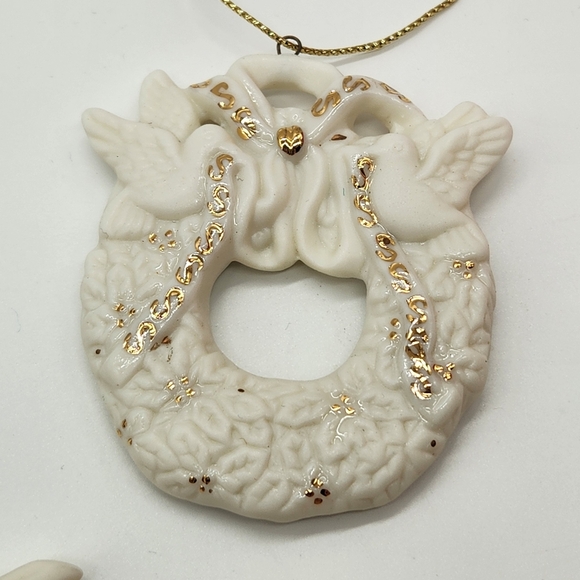 Vtg. Avon Collectible Christmas Tree Ornament Bisque Porcelain 24K Gold Accents - Picture 5 of 14